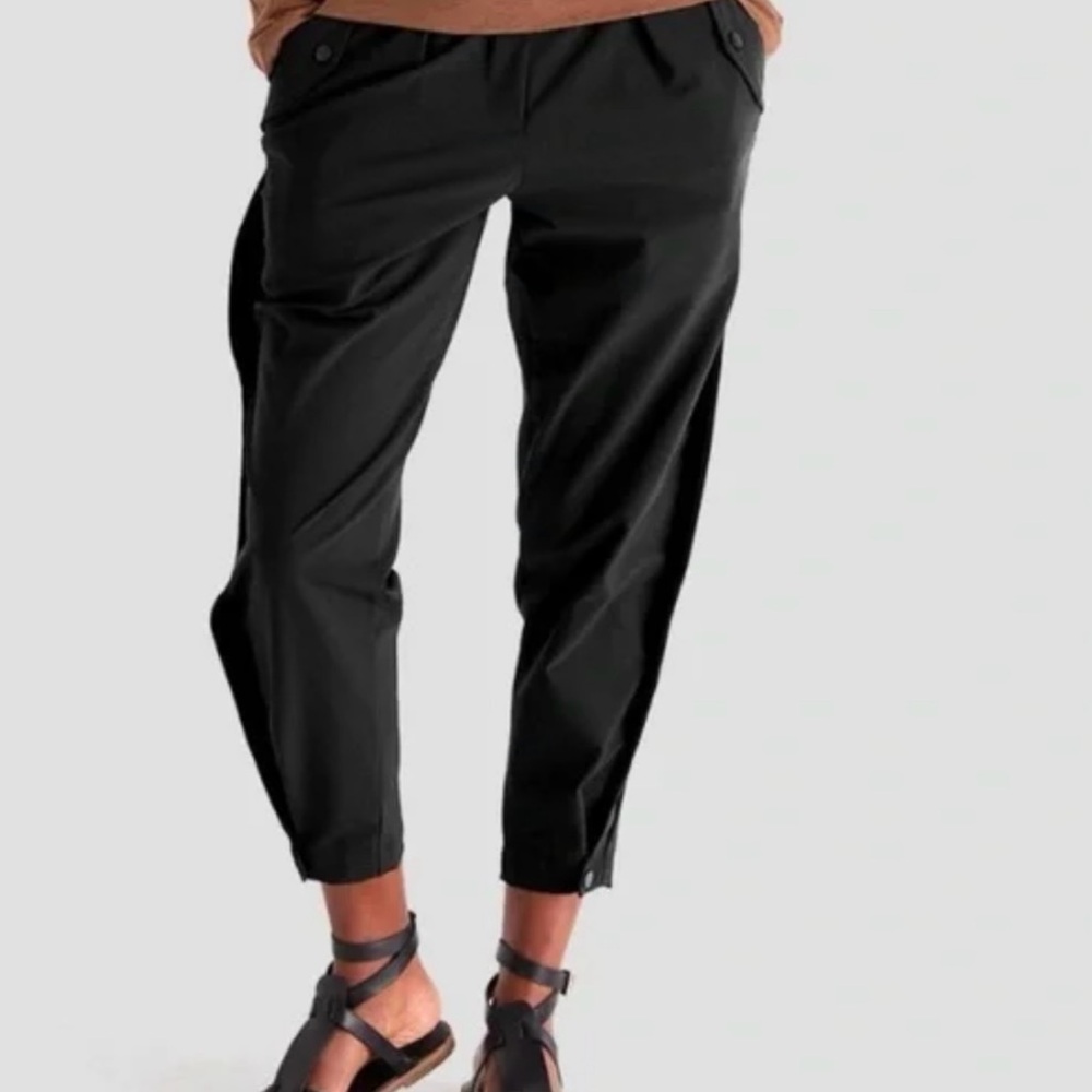 Women’s Paskho Black Sanctuary Travel Pants Stretch Tech Cropped